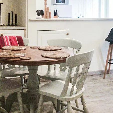 Hébergement de vacances Gorgeous In With Wifi Scillé